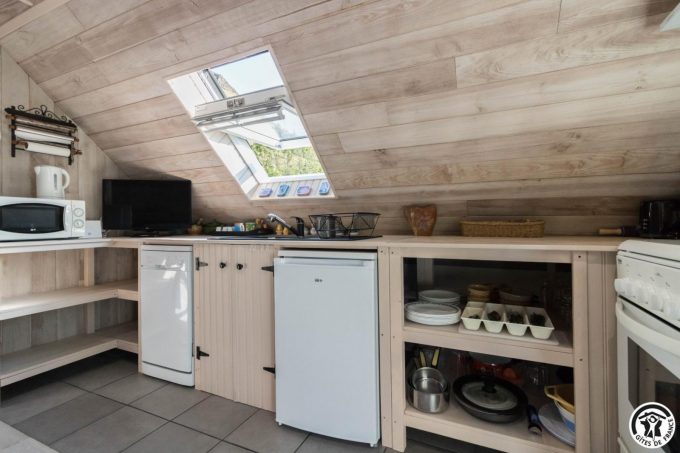 31G101499-2df95bf9291344e1b77d719bfa8a770f