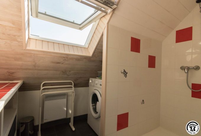 31G101499-a919078301034b4c8ffb67dcba8a8d7e