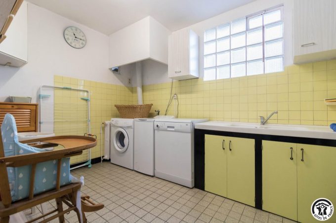 31G101500-5a2734d80aae416faea04d49a6df528a