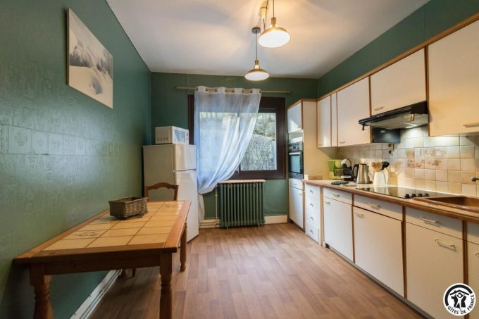 31G101500-bf676f88bd114c37b0f648b7e386d355