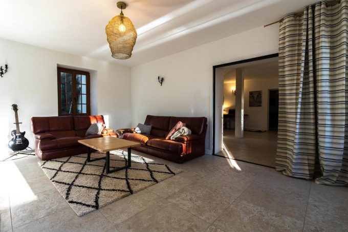 31G101501-07cd8f48e2bf4578b86db66319622175