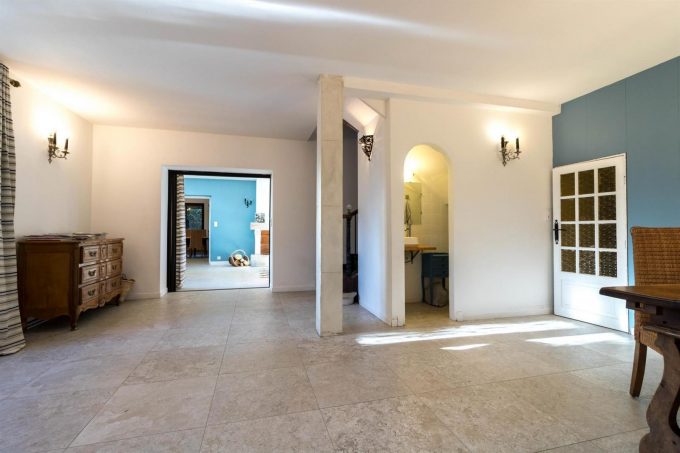 31G101501-d7ad446319014c6385c4d2c5bacee698