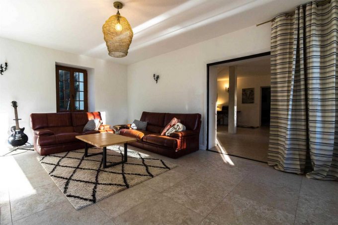 31G101501-d9060b30f50d4b189f914c74e3a684d9