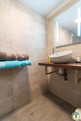 31G101505-539a2d415f6347b6bf546029f628c256