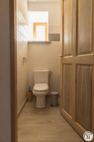 31G101509-09d79c2f3ca74029855fd17826b5d008