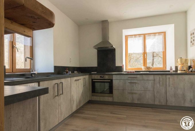 31G101509-4fcee5aa1ad54e4395e30ee4d889ff86