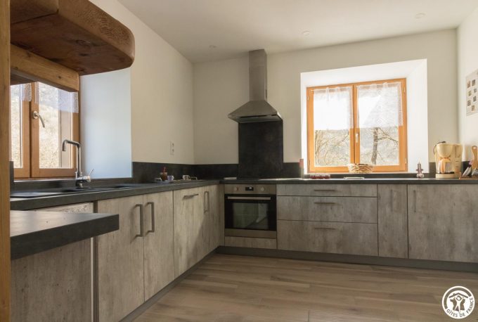 31G101509-89992e2a570b4e57a570d40505c2dd69