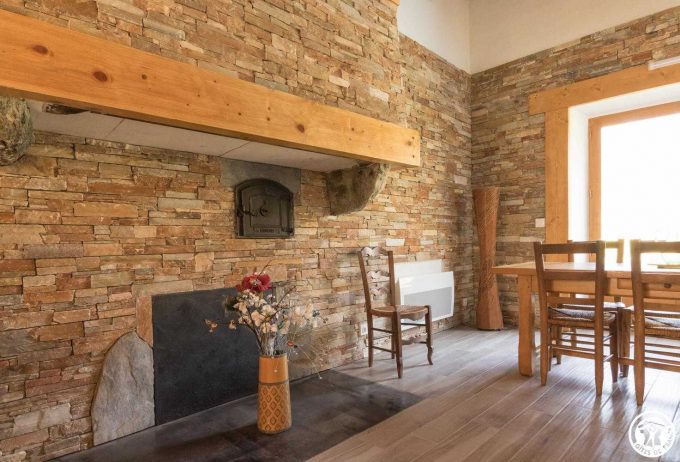 31G101509-90566fef3b2946afa4c585db74de8675