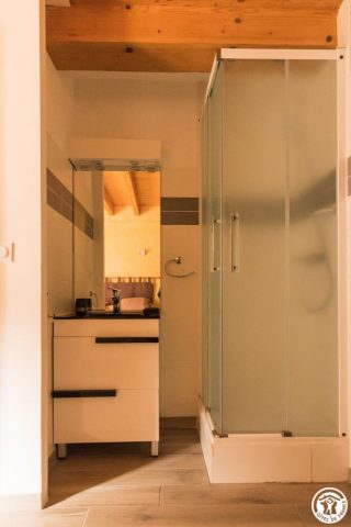 31G101509-e06a081e89914c0ca5e6c88daf3815ca