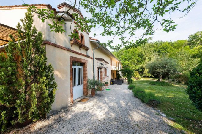 31G101515-614f17e1064349a3b12d36886f4e1625