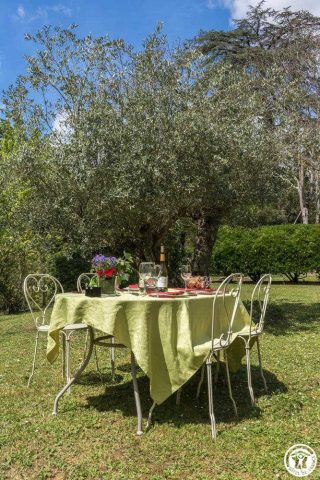 31G101515-79ce45f3eb704679868465d55f8b88f0