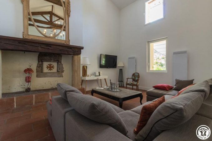 31G101515-985d64a7a3f64868bd039faa6b128c60