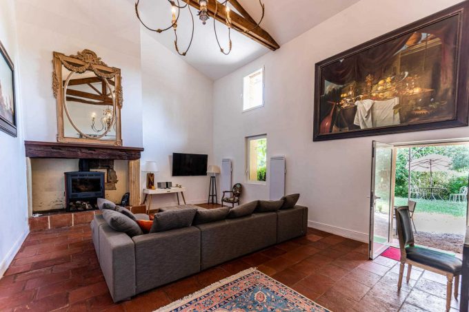 31G101515-a972a69c7ec44146b06400e36792e557