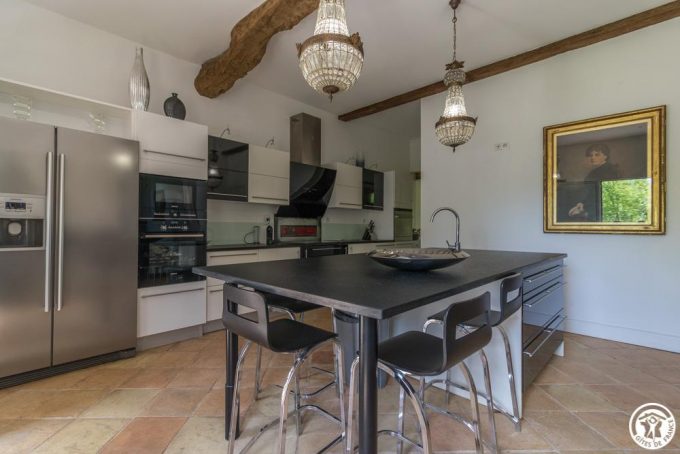 31G101515-bb4fa761e50e444f9c756b39bef60a47