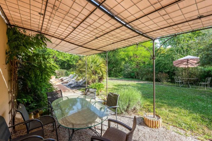 31G101515-c70cc91a29084a498c641ed6121094b3