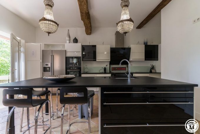 31G101515-e6287d80a0ee4e8598e887e6aad6a239