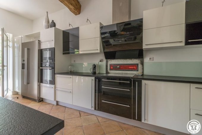 31G101515-f3f4f08be7c849a8bb1d9a029d4e592b