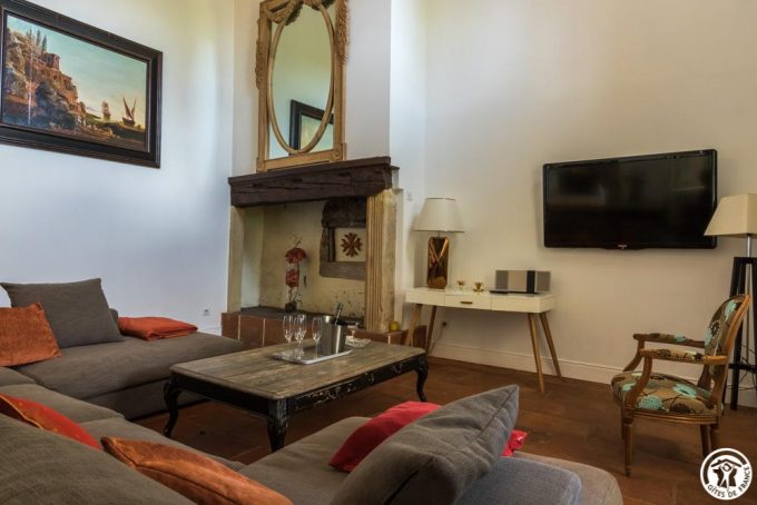 31G101515-f8c6e868944144ba953bc33ead150541