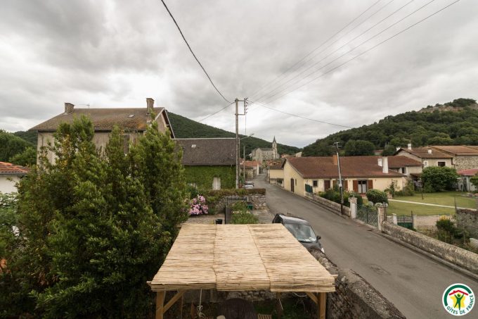 31G101527-025abe584ab34358bd82eab6d488b64e