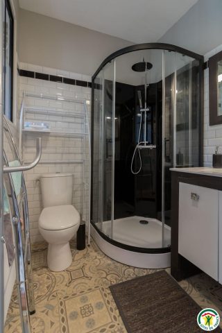 31G101527-1cd90cb3332f4430bd520df4c37e33db