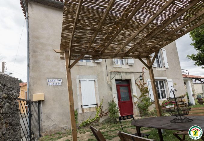 31G101527-47d31633349f4e4682d1cf51e8116a7f