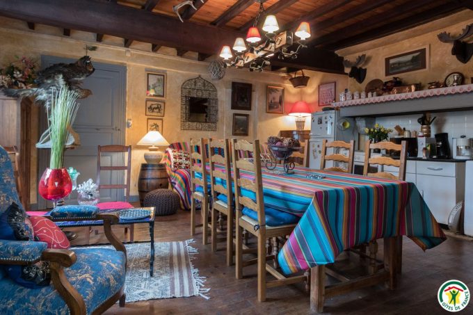 31G101527-7a02cda189a743a6a6240a6edf24269e