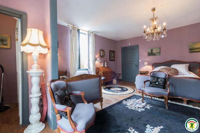 31G101527-847d9da8a0eb442e83fd1bc40e081770