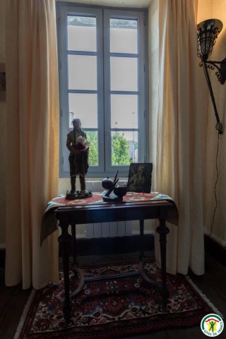 31G101527-8e24b51c56134f19a7b3d630cccbf56a