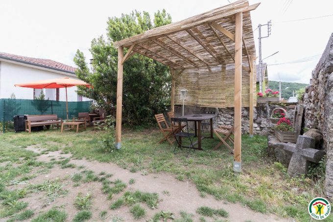 31G101527-e85081149c7d4164bd87c8ab6e3478d4