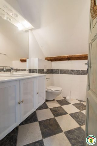 31G101540-054feabd495f421f8d527ac036a9aca9