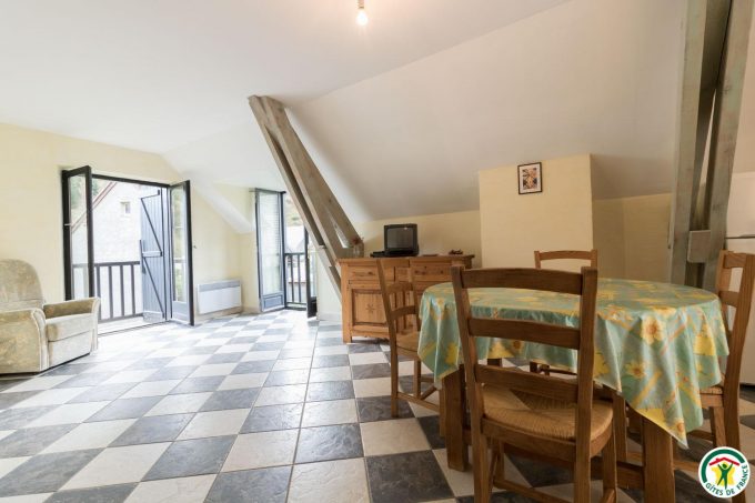 31G101540-2019d40575fd42e5bf23b6305eb6cf97