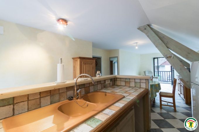 31G101540-4f048a3972bf4347a7d8800431f9e995