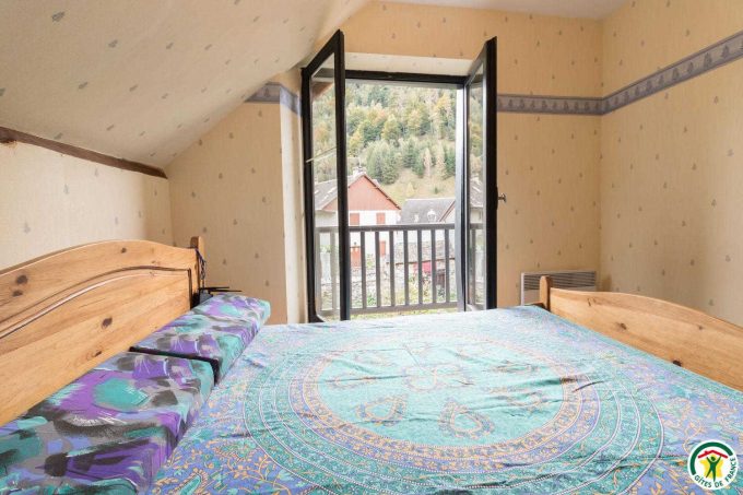 31G101540-795dc46c51e8426989c6e38d36316e00