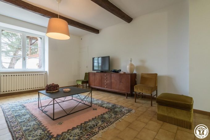 31G101543-15d9beb303044301aee2132ea8ff2f7d