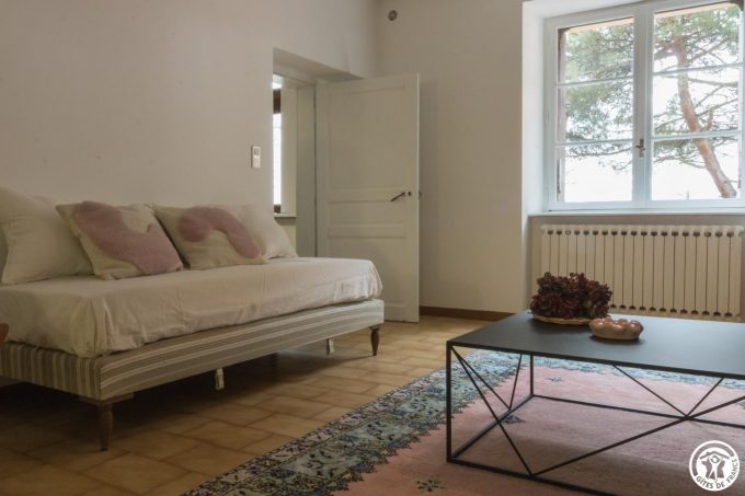 31G101543-3532522c5e8843a5a99ee27472f1effd