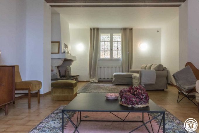 31G101543-37f6be38cd01444b88e9b5d2d29aa670