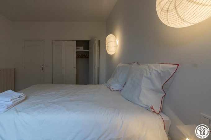 31G101543-46d017e5b40b4e02b273e2c9a586be04