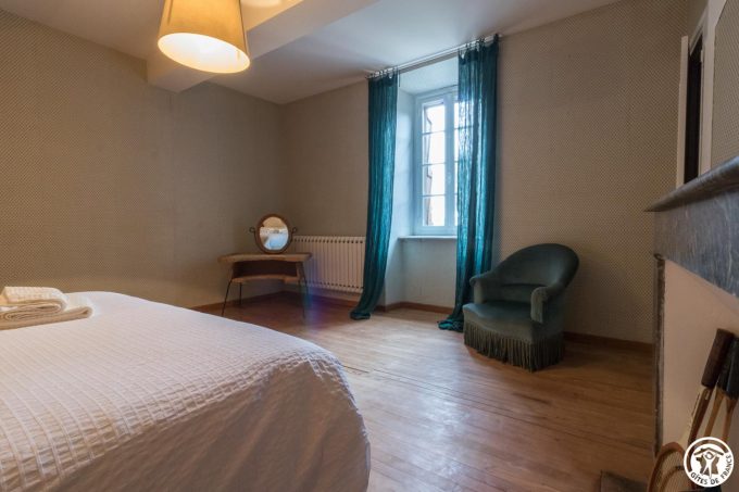 31G101543-92c4b37404e74703893b59df1643b32b