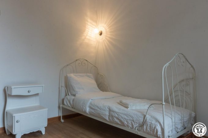 31G101543-b9004ae863c445518dd8b38823b5b270