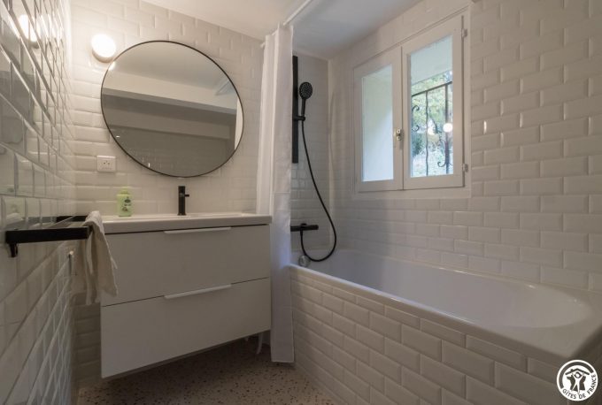 31G101543-d3932812a66043a683acd6d0a5c46463