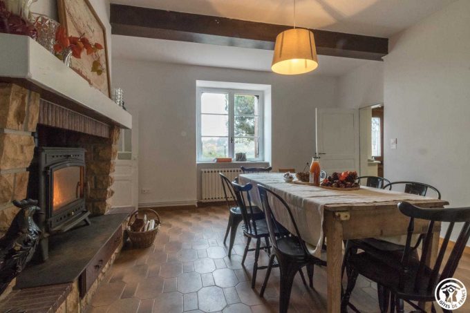 31G101543-db6e574174664267990e5cfd6b92928b