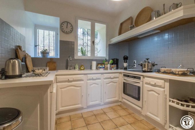 31G101543-fbc76843e688423ebdcb128db9c18b19