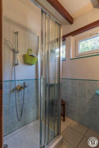 31G101553-12418185f8c143b3809b3735c6add096