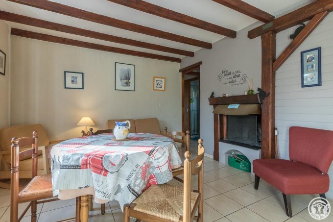 31G101553-5893187b6f6443a4b10200a2a13b685a