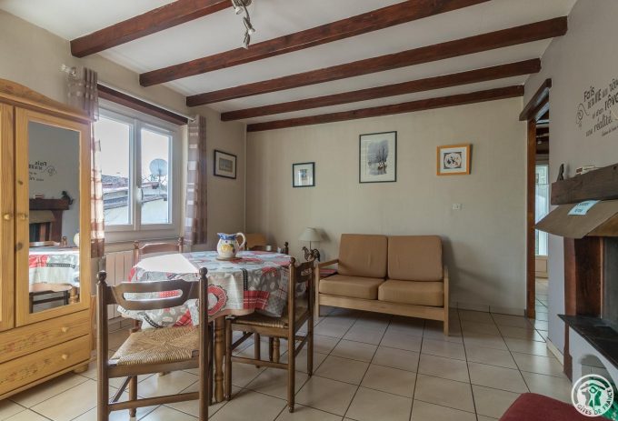 31G101553-a0406485af694c8e977b5a56c15ea54c