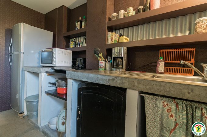 31G101566-058e874a9c8e4561826f42804952b87b