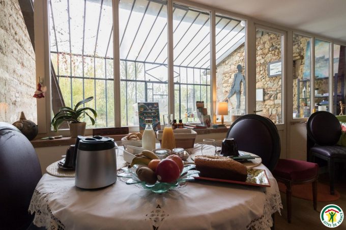 31G101566-8d11e76166bb487cb9b02c2a34952425