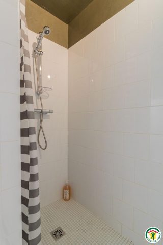 31G101566-adc730b5f53d4270852025eedf9bea86