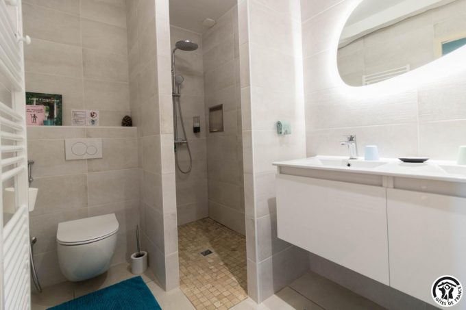 31G101569-1e72a5c1df364480a7f484ad95f4f6b7