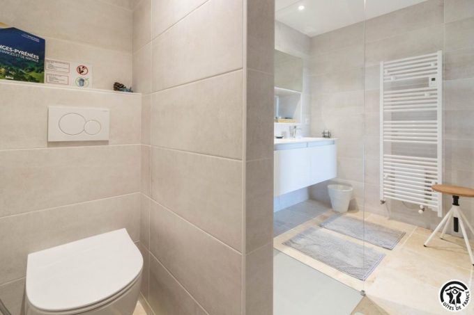 31G101569-28b962fe2fd6471f8c98701fd1d7f278